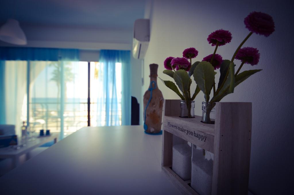 Krasas Beach Apartment Rentals Larnaca Chambre photo